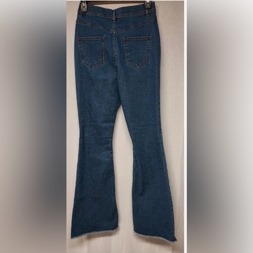 💕💕💕Jolie & Joy Jeans By FCT With Love Women's High Rise Flare Raw Hem Junio… - Picture 2 of 3